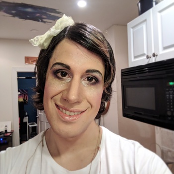 Lots of makeup. Click for full size.